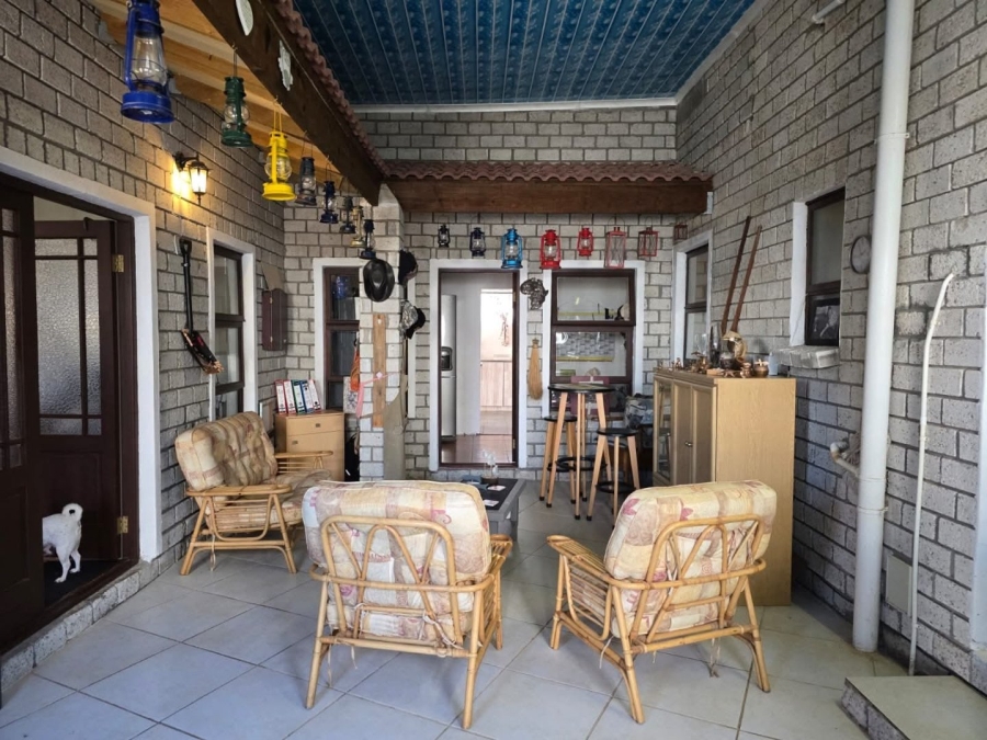 5 Bedroom Property for Sale in Britannia Reef Estate Western Cape
